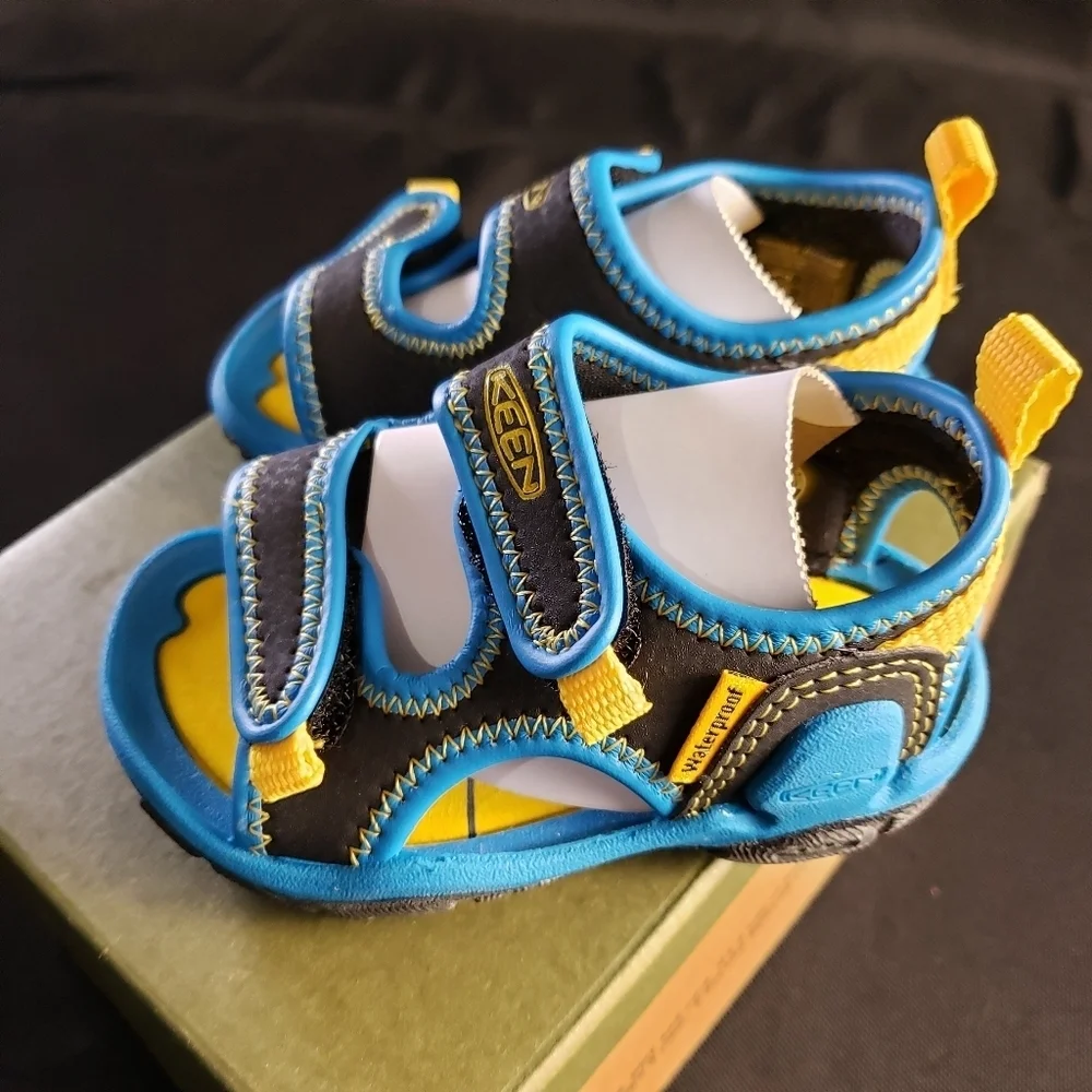 Keen Knotch Creek Open Toed Sandals 4M‎
